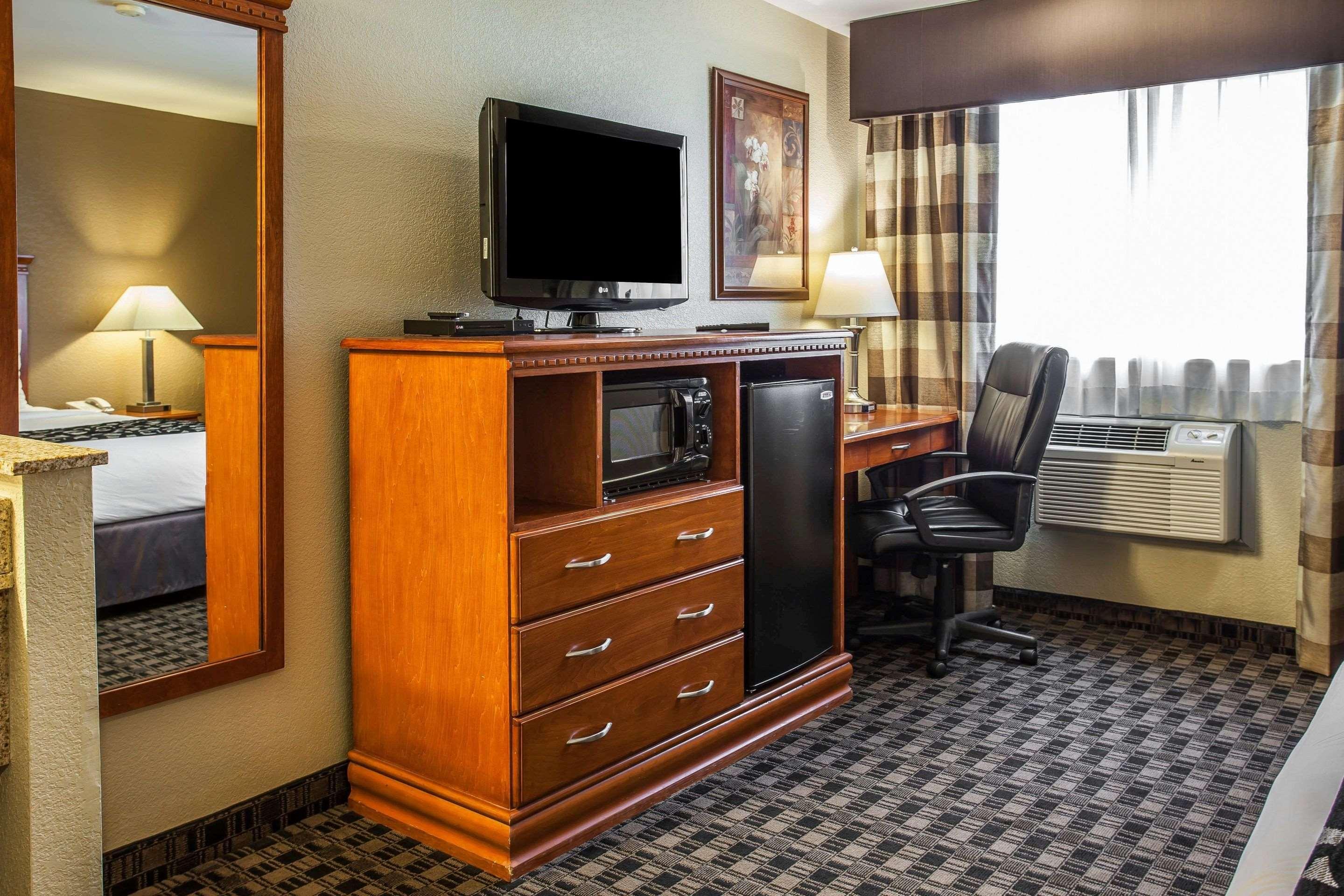 Clarion Inn Renton-Seattle Bagian luar foto