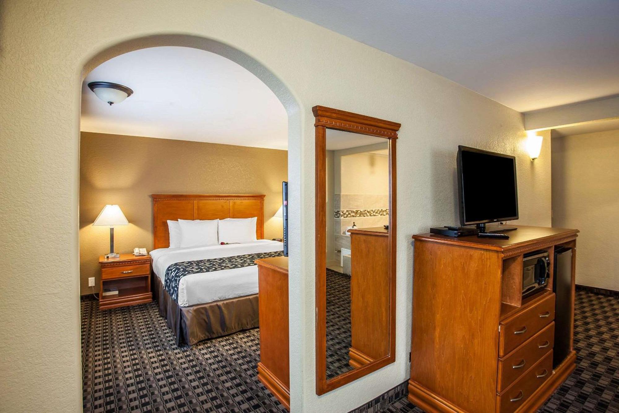 Clarion Inn Renton-Seattle Bagian luar foto