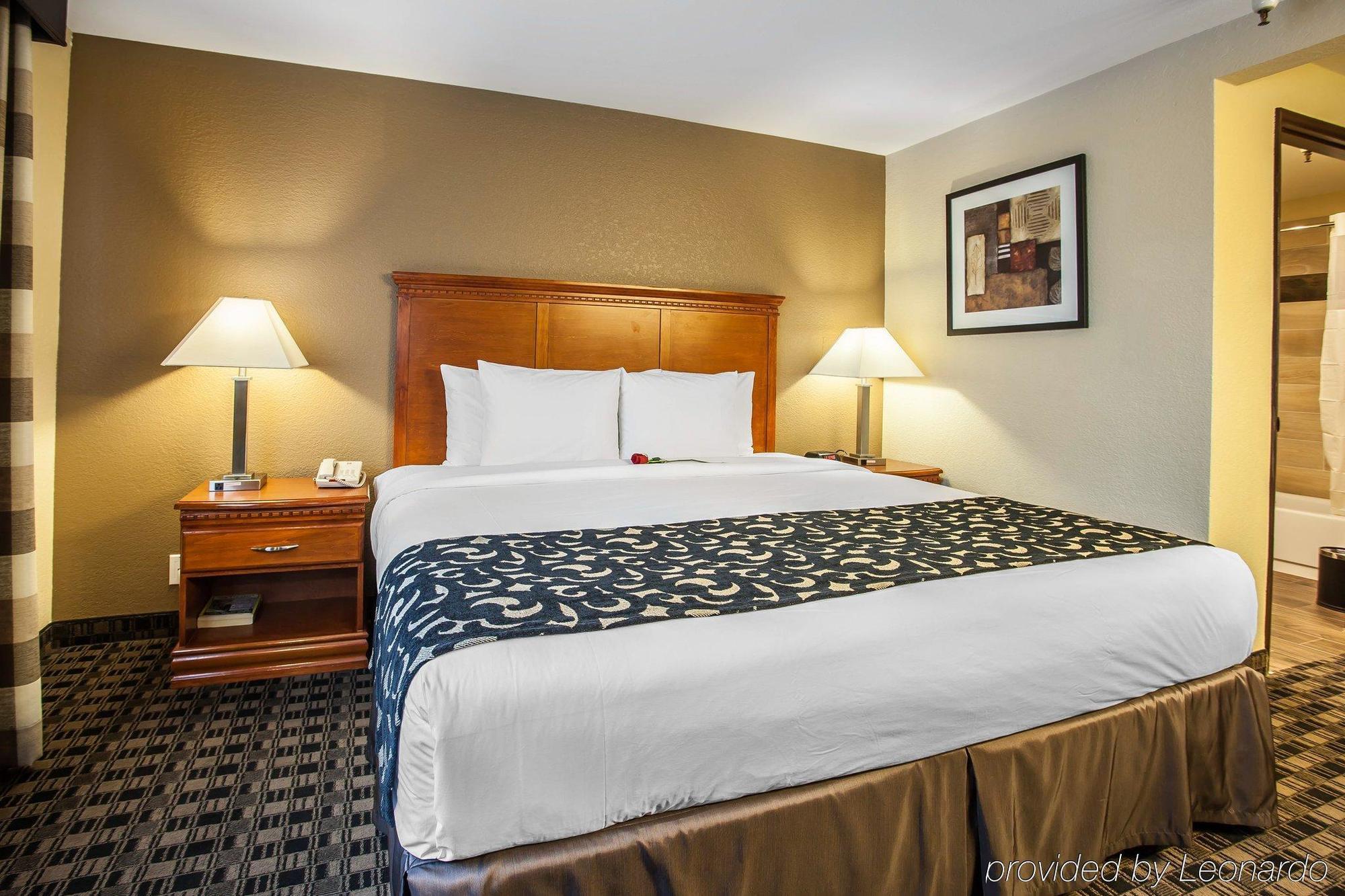 Clarion Inn Renton-Seattle Bagian luar foto