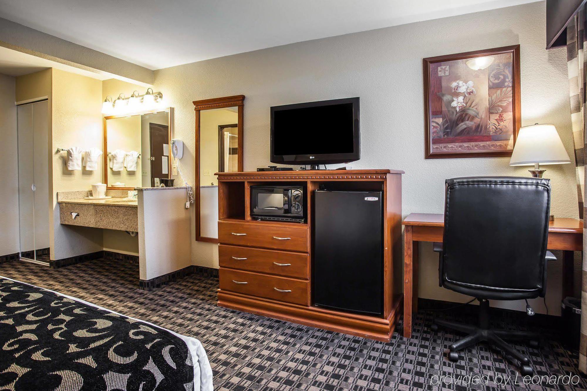 Clarion Inn Renton-Seattle Bagian luar foto