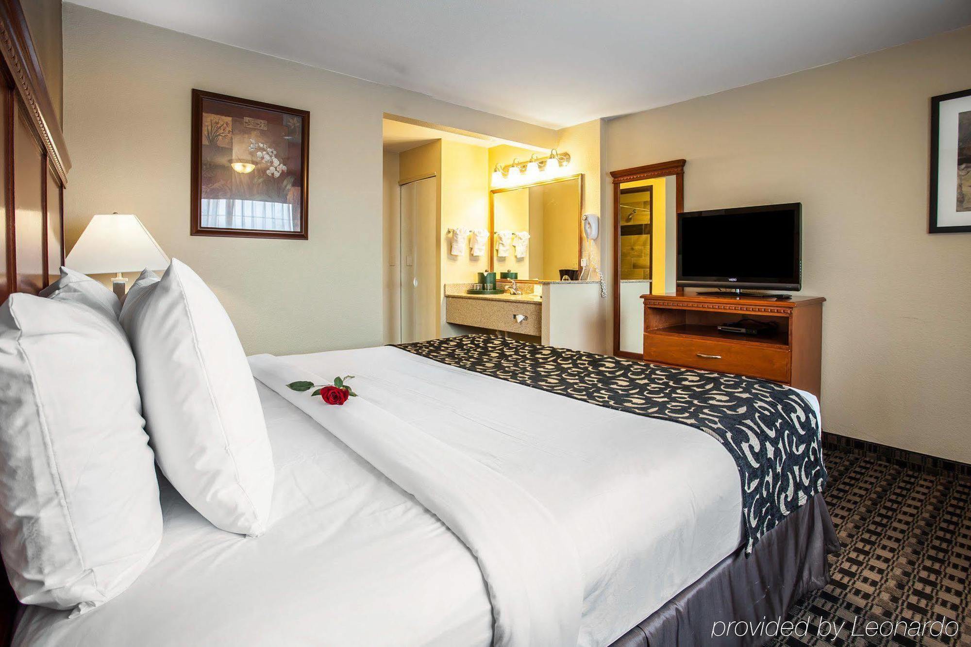 Clarion Inn Renton-Seattle Bagian luar foto